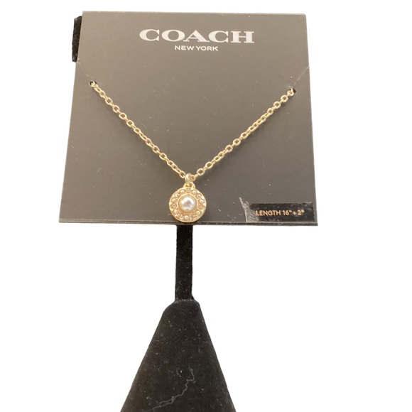 Coach Pearl Necklace , 16 inches in GoldTone. New with Original pouch - Picture 3 of 5